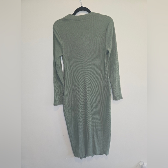 Ingrid + Isabel Maternity Ribbed Button Front Sweater Dress Size M NWT - Picture 4 of 4